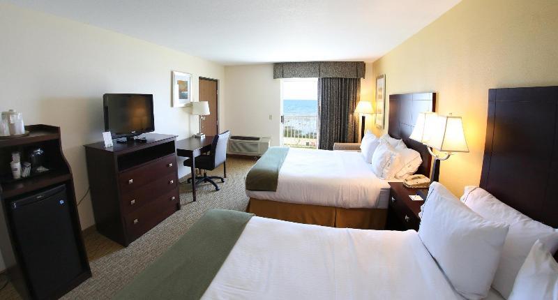 Room – Holiday Inn Express Lake Front - St Ignace, an IHG Hotel