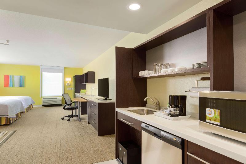 Foto de una habitación de Hotel Home2 Suites by Hilton Canton