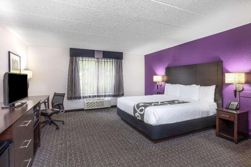 Foto de una habitación de Hotel La Quinta by Wyndham Clifton/Rutherford