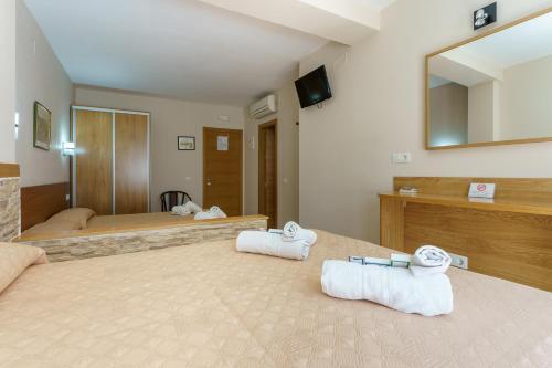 Foto de una habitación de Hostal Costabella powered by My Place in the Sun