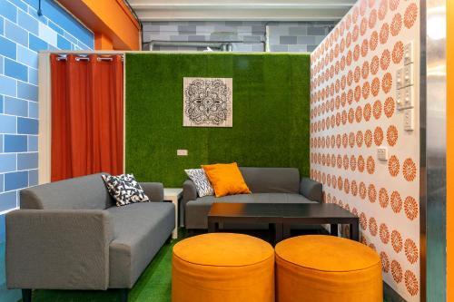 Adelaide's Shakespeare Backpackers International Hostel, Adelaide -  Reserving