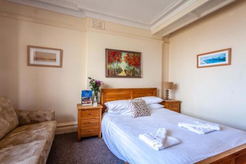 Room – The Royal Hotel