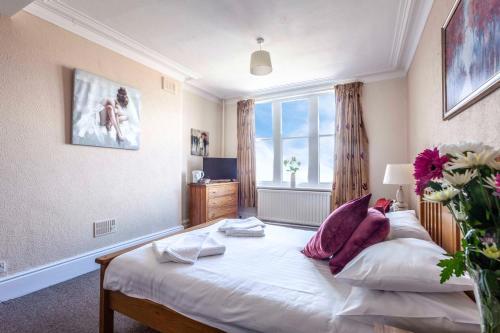 Room – The Royal Hotel