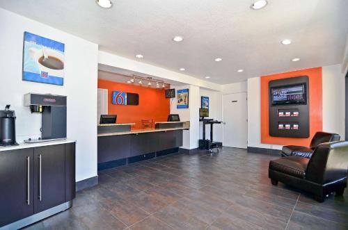 Photo – Motel 6 Fairfield - Napa Valley