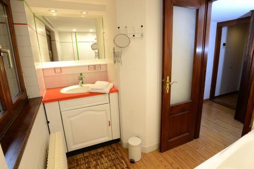 Foto de una habitación de Casas y chalets Aux 7 forgerons