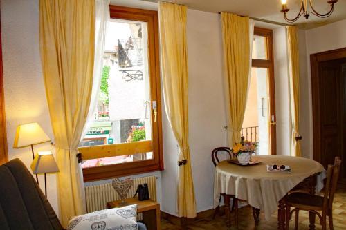 Foto de una habitación de Casas y chalets Maison Salina