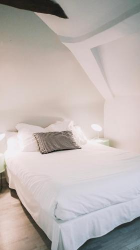 Foto de una habitación de Hotel Outsite Coliving Biarritz