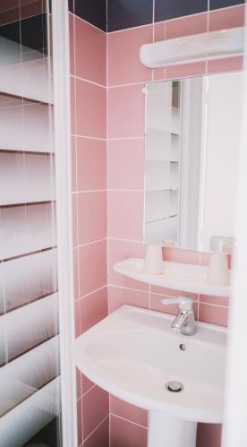 Foto de una habitación de Hotel Outsite Coliving Biarritz