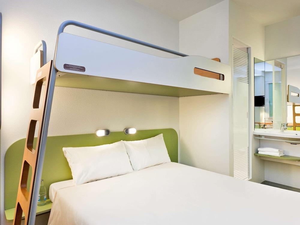 Foto de una habitación de Hotel ibis Budget Courbevoie Paris La Défense