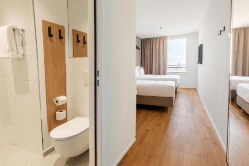 Foto de una habitación de B&amp;amp;B Hotel Basel