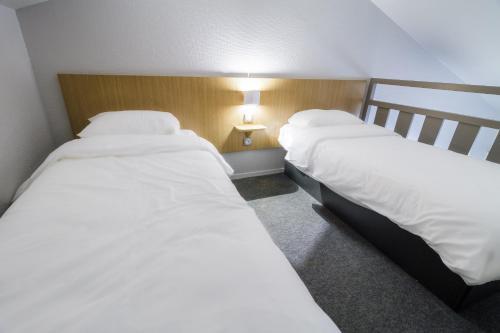 Foto de una habitación de B&amp;amp;B Hotel Morlaix