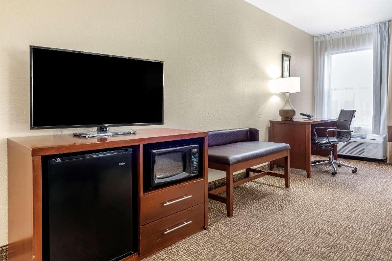 Foto de una habitación de Hotel Comfort Inn &amp;amp; Suites Cincinnati Eastgate
