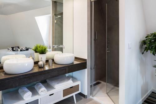 Foto de una habitación de Private 2-Room Apartment - Hotel &amp;amp; Suites