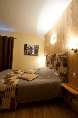 Foto de una habitación de Hotel aux Deux Clefs