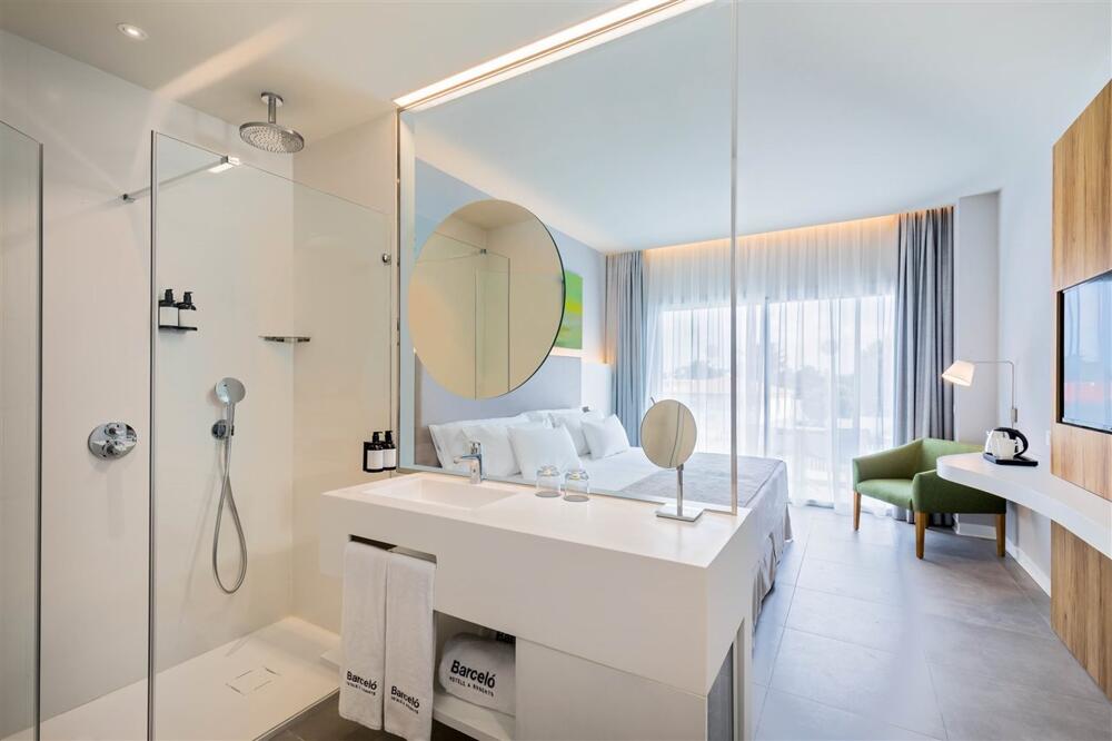 Foto de una habitación de Hotel Barceló Conil Playa - Adults Recommended