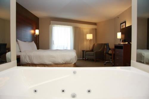 Room – Motel Budget Host Inn &amp;amp; Suites