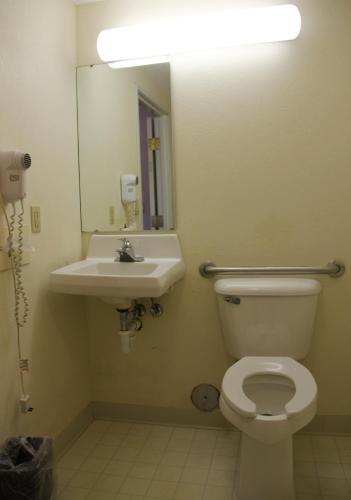 Room – Hotel Voyager Inn