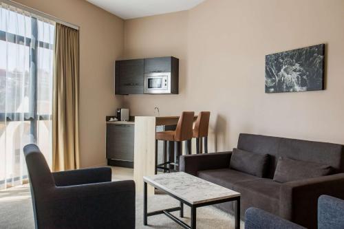 Foto de una habitación de Radisson Serviced Apartments Antananarivo City Centre