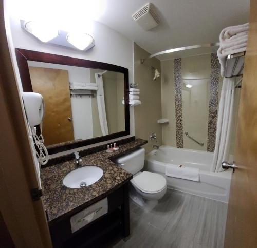 Foto de una habitación de Hotel Ramada by Wyndham Vancouver Airport