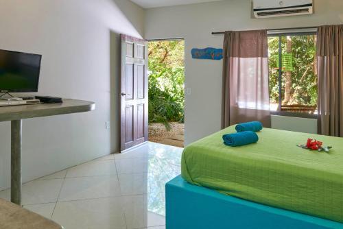Foto de una habitación de Playa Negra Surf Lodge