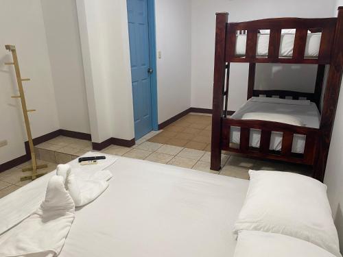 Foto general de Albergue La Hacienda Rooms &amp;amp; Food