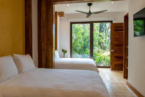 Foto general de Complejo Arenas Del Mar Beachfront &amp;amp; Rainforest Resort