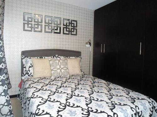 Room – Vacation Rentals LA MARISCAL, Sector Plaza Foch - Piso 7 - Balcón