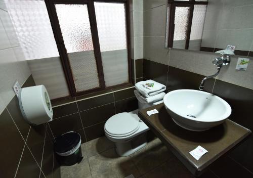 Foto de una habitación de Friends Hotel &amp;amp; Rooftop by DOT Tradition