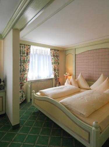 Foto de una habitación de Hotel Engel Obertal