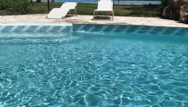 Foto de Casa independiente con piscina y pista deportiva privadas