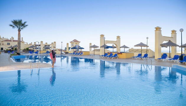 Foto de Aparthotel Ramada Residences by Wyndham Costa Adeje