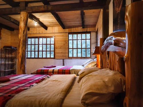 Foto de una habitación de Casas y chalets Mountain Cabin with Volcano Views