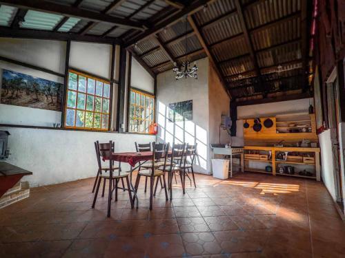 Foto de una habitación de Casas y chalets Mountain Cabin with Volcano Views