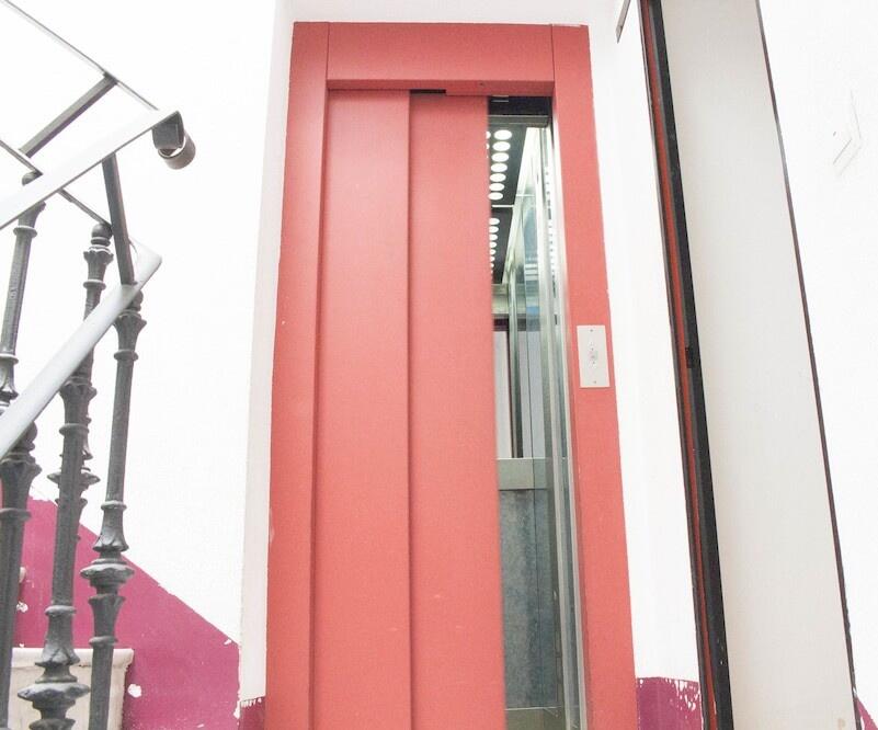 Foto de una habitación de Living Valencia Apartments - Merced