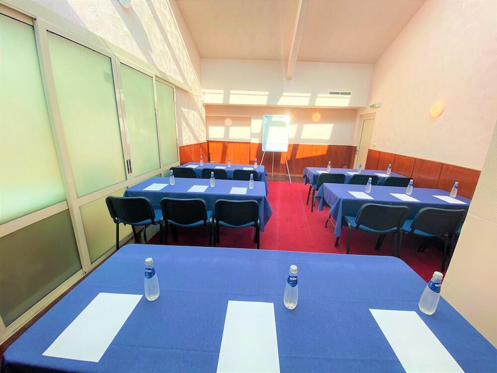 Foto de los servicios de Light Hotel