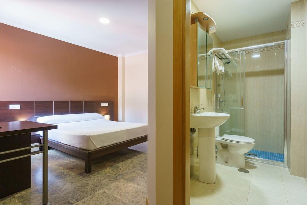 Foto de una habitación de Hostal Frasca by Vivere Stays