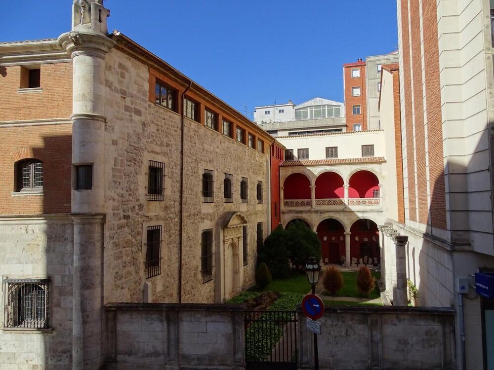 Foto del exterior de Urban Burgos