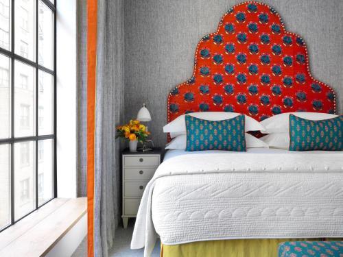 Foto de una habitación de The Whitby Hotel