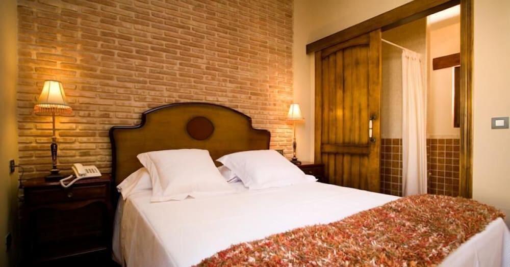 Foto de una habitación de Posada Los Condestables Hotel &amp;amp; Spa