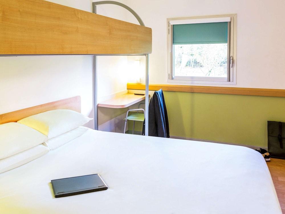 Room – Hotel ibis budget Derby