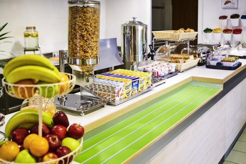 Dining – Hotel ibis budget Derby