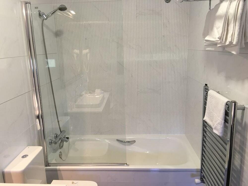 Foto del baño de Hotel Calzada
