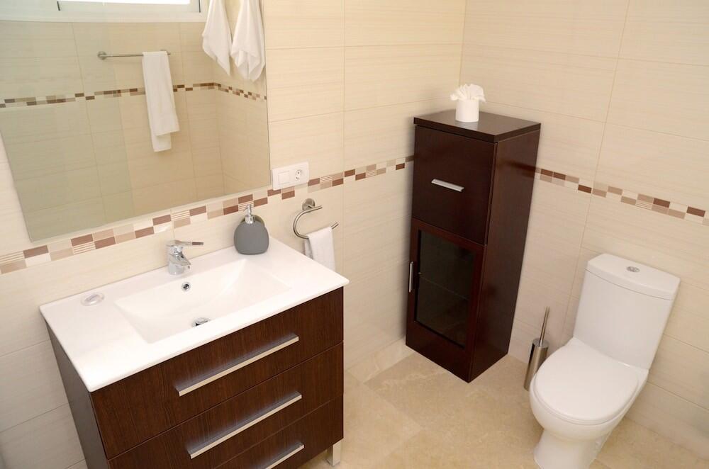 Foto del baño de Apartamentos La Cataleya