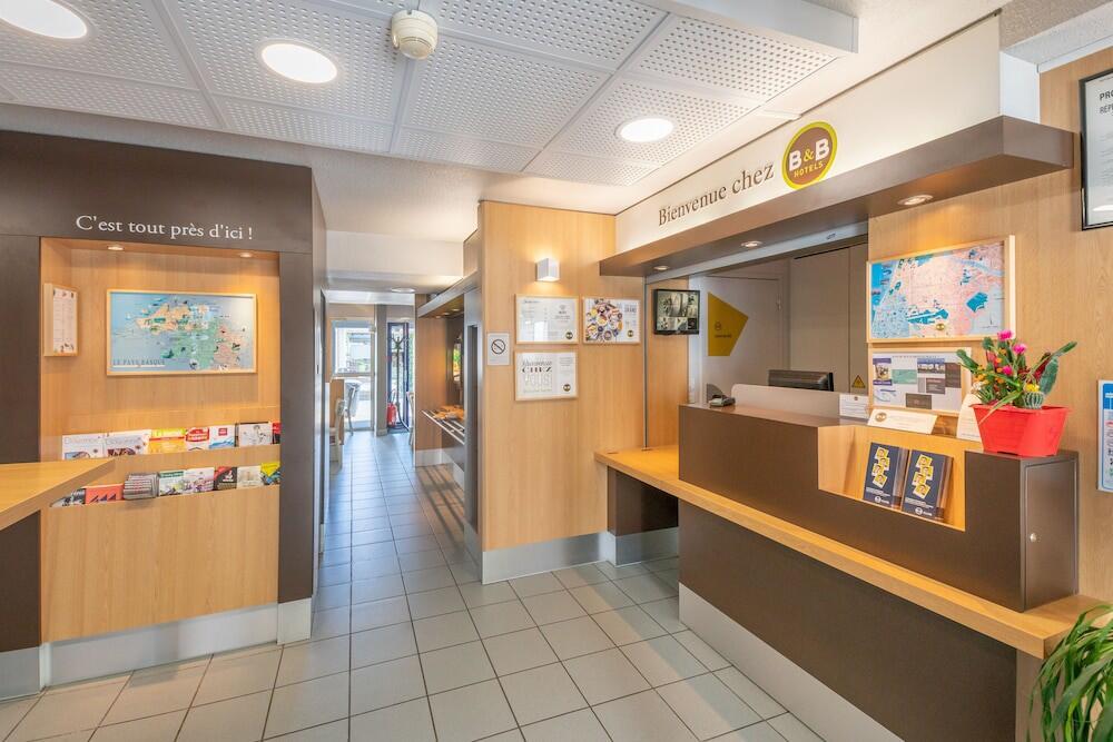 Foto de las zonas nobles de B&amp;amp;B Hotel Bayonne