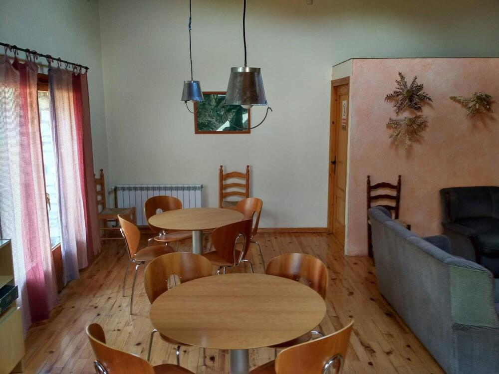 Foto de las zonas nobles de Hostal Pas De La Pera