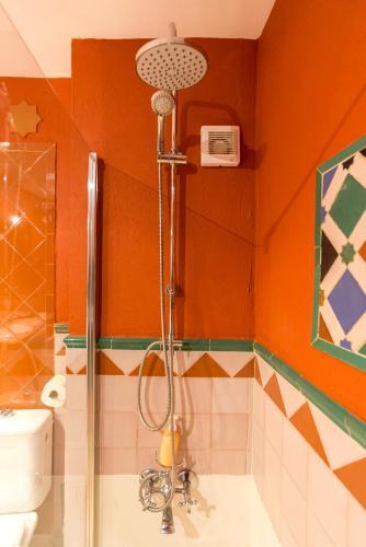 Foto del baño de Hostal El Escudo de Mijas