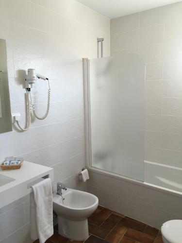 Foto del baño de Hotel S´Aguarda