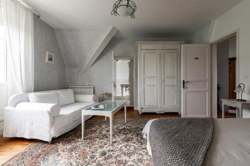 Foto de una habitación de Hotel Domaine de Bassilour
