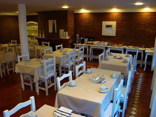 Foto de restauración de Los Tulipanes Apart de Mar