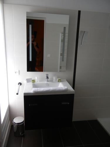 Foto del baño de Hotel des Pins